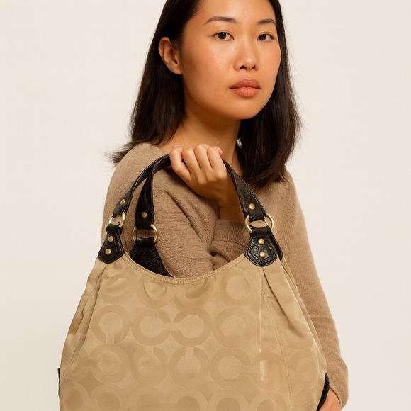 Coach Madison Beige Op Art “C” - Picture 11 of 13